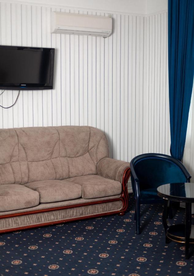 Aristocrat Inn